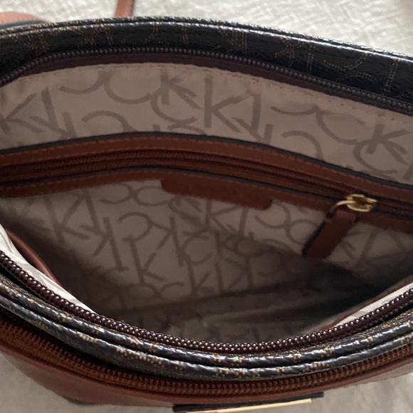 CALVIN KLEIN Monogram Crossbody - Picture 6 of 7